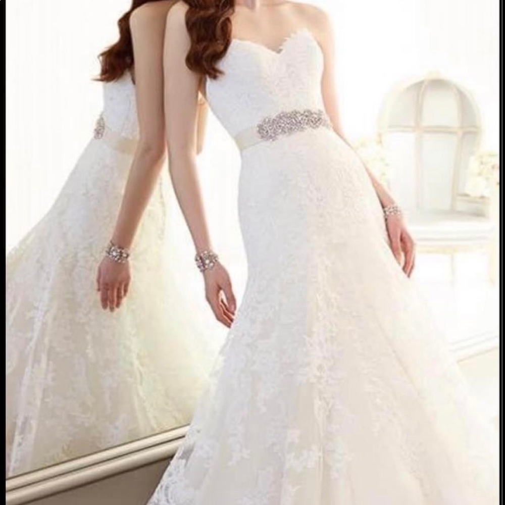 Essence of Australia Wedding Dress